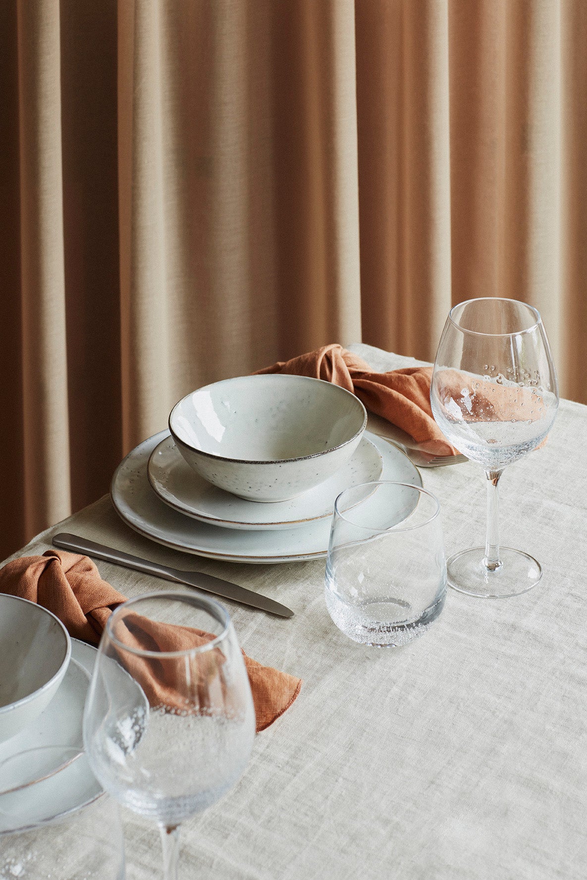 Broste Copenhagen Dinner set Dinner Nordic Σετ Κεραμικών Πιάτων 4 ατόμων (12τεμ.) Sand Υπόλευκο Ø20xH2,2cm/Ø26 x H2,5 cm/Ø17 x H6 cm Broste Copenhagen